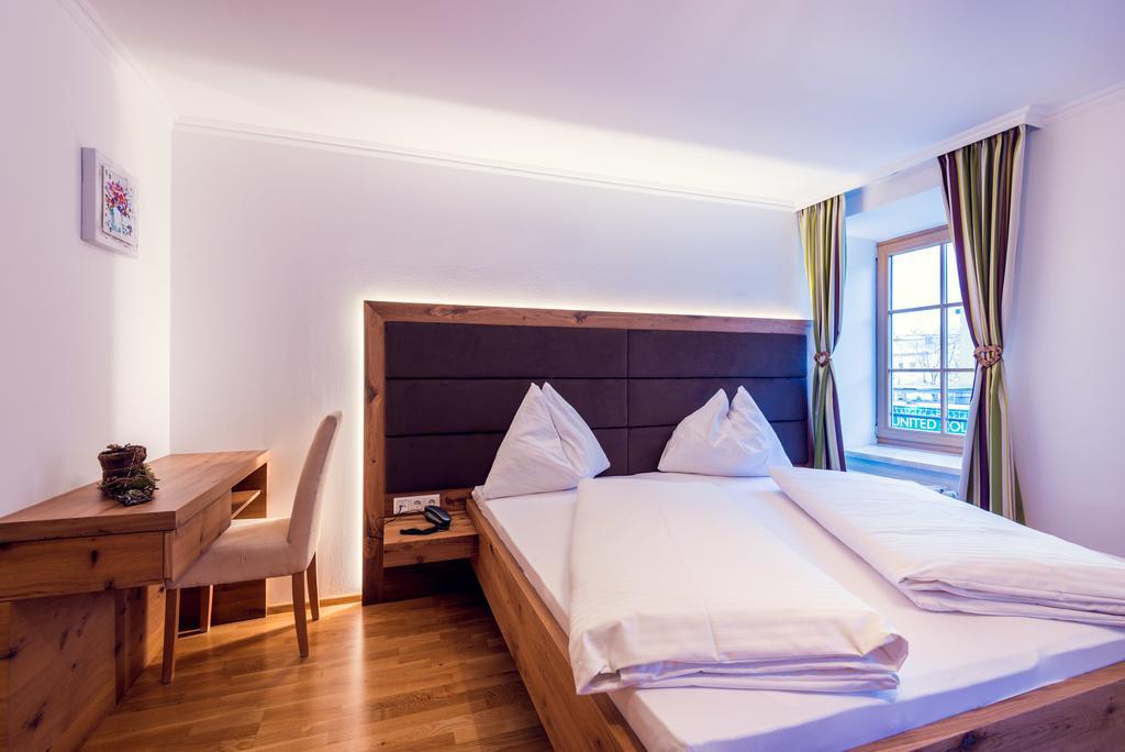 Hotel Restaurant Stoecklwirt Санкт-Йохан Экстерьер фото